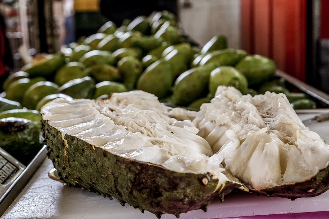 Soursop fruit discount